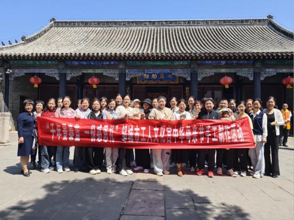 “千年景泰蓝 一份感恩礼” 邹城市工人文化宫开展中华母亲节手工制作活动​